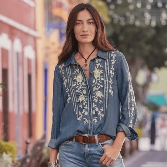 DRIFTWOOD Tops - Sundance Driftwood Auger Falls Chambray Denim Floral Embroidered Shirt — Sz S